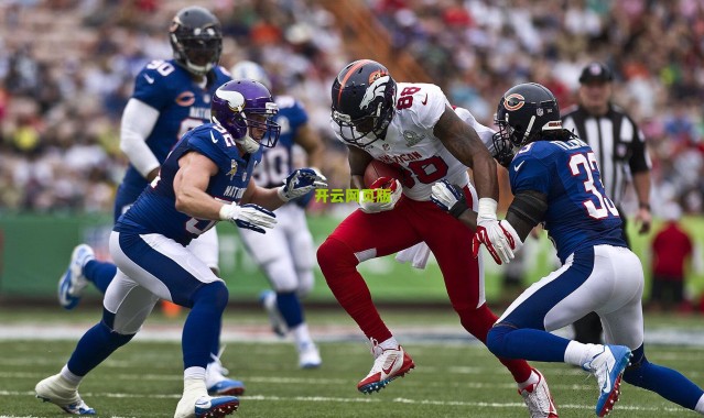 开云app_更衣室风暴中的定海神针，小乔丹以老兵智慧化解火箭快艇赛场冲突